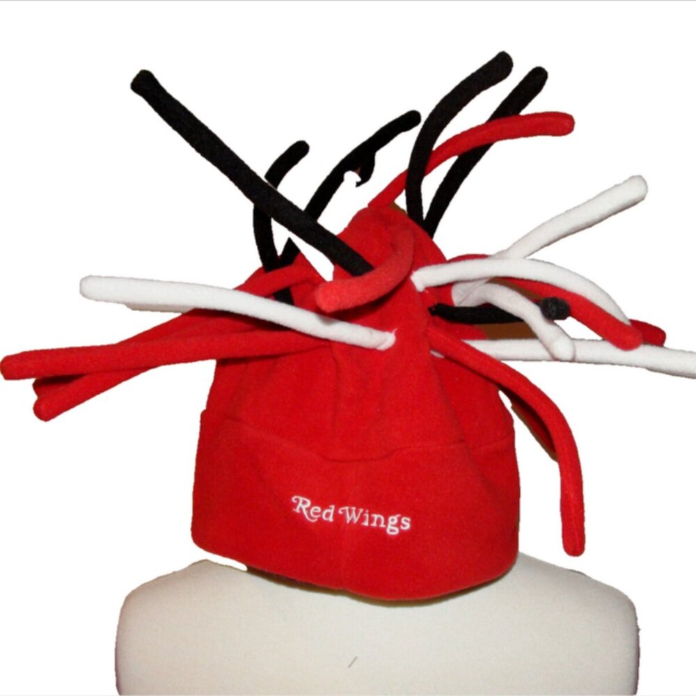 New Era Detroit Red Wings NHL Dreadlocks Fleece Beanie
